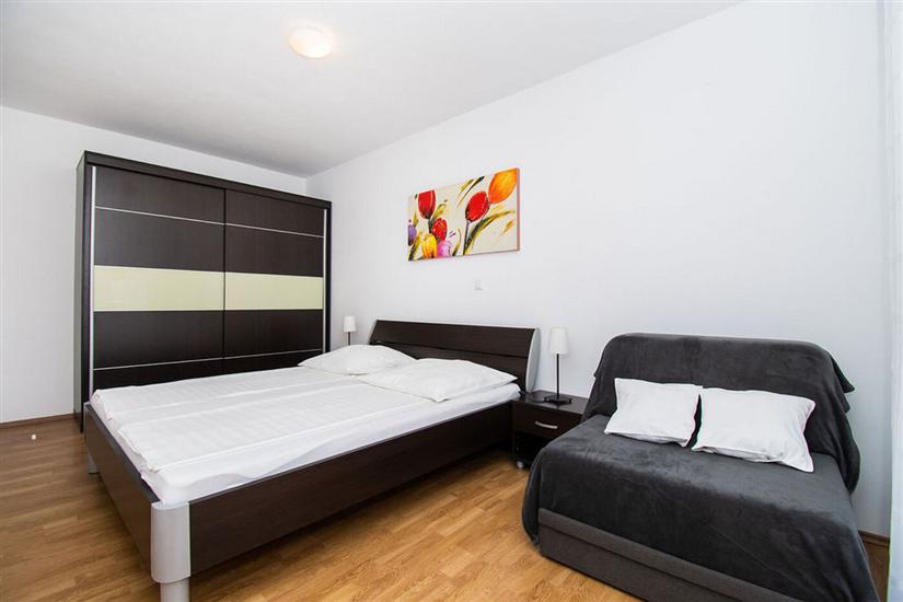 Apartment A6, for 5 persons