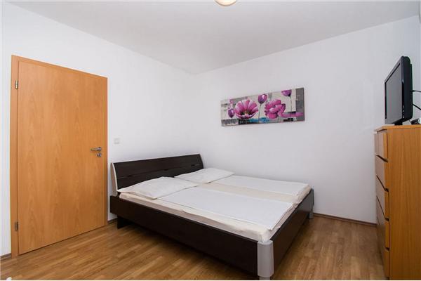 Apartment A6, for 5 persons