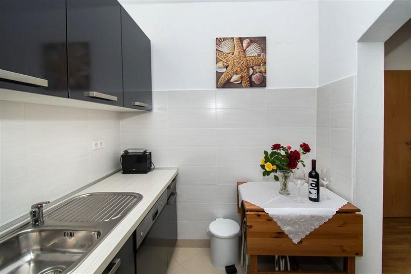 Apartment A6, for 5 persons
