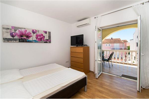 Apartment A6, for 5 persons