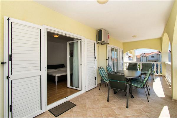 Apartment A6, for 5 persons