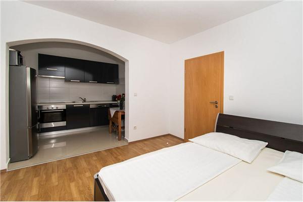 Apartment A6, for 5 persons