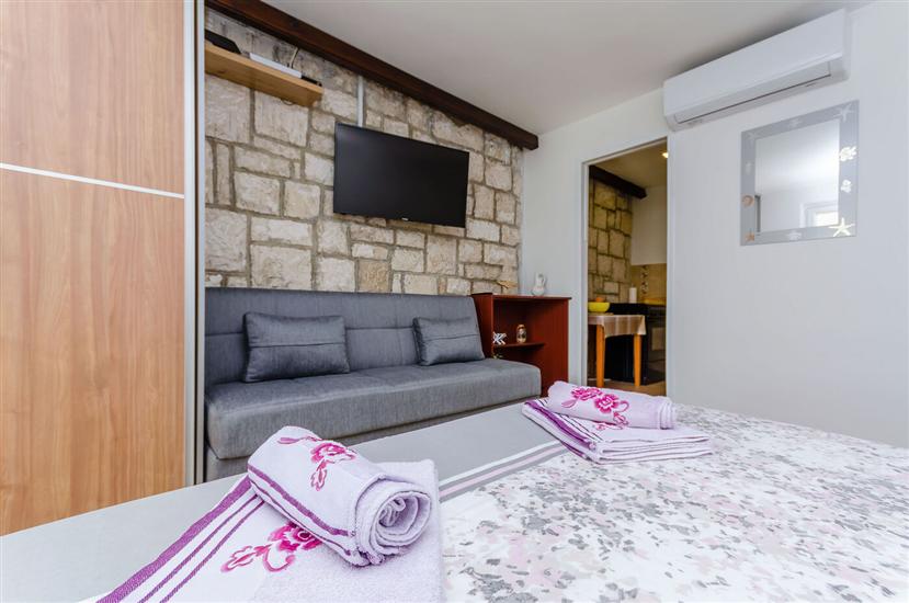 Apartment A2, for 3 persons