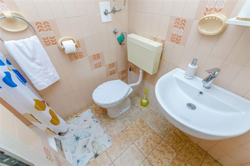 Apartment A2, for 3 persons