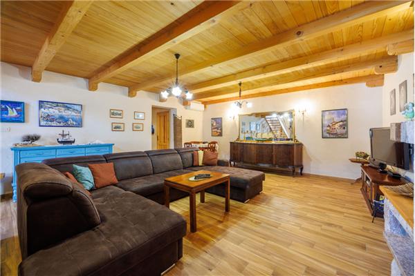 House K1, for 14 persons