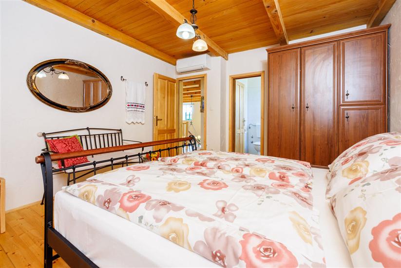 House K1, for 14 persons