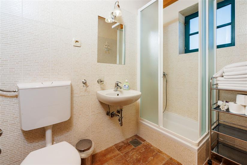 House K1, for 14 persons