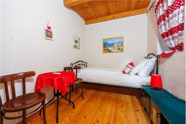 House K1, for 14 persons