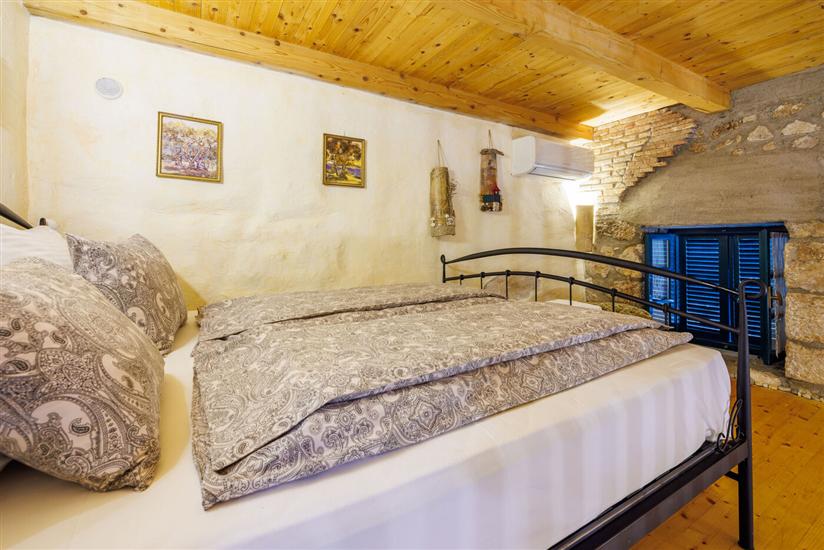 House K1, for 14 persons