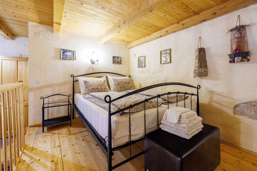 House K1, for 14 persons