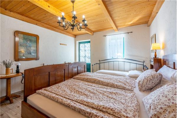 House K1, for 14 persons