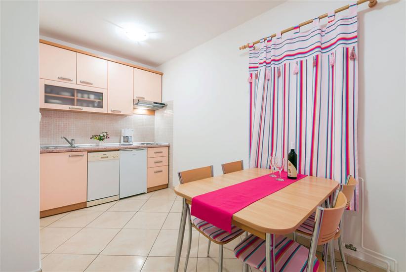 Apartment A4, for 4 persons