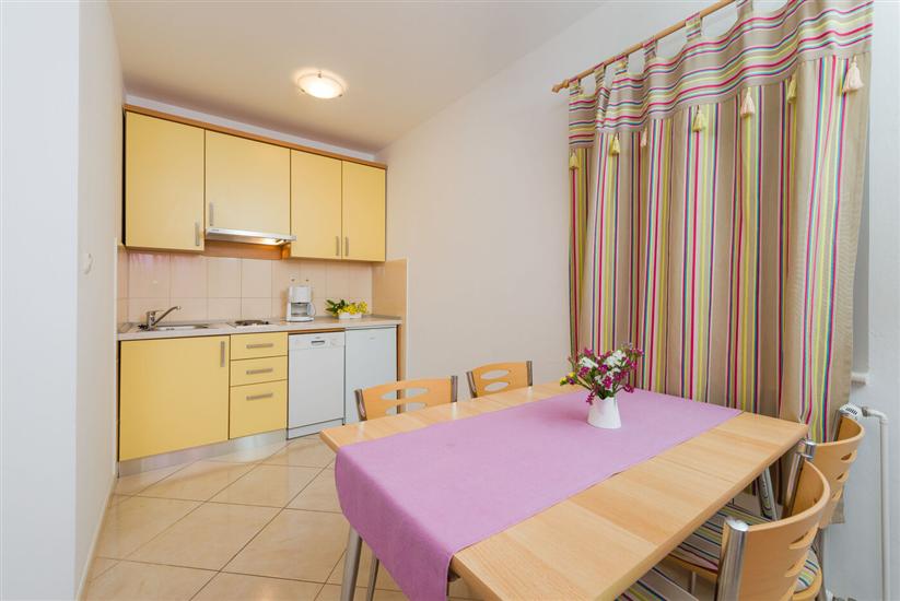 Apartment A7, for 4 persons