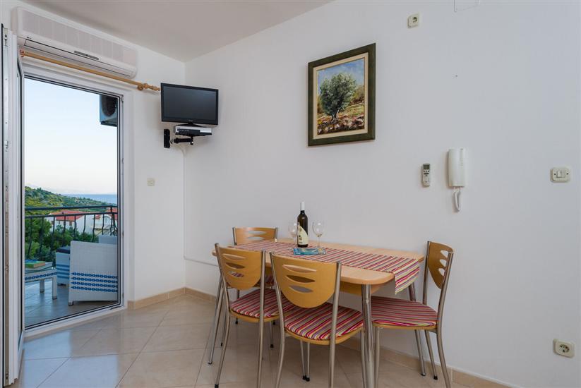 Apartment A9, for 4 persons