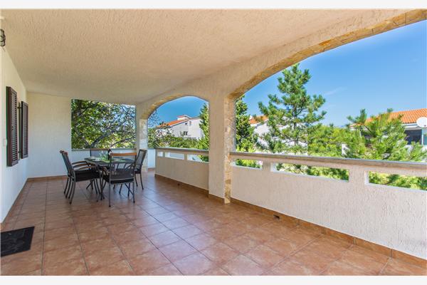 Apartment A2, for 5 persons