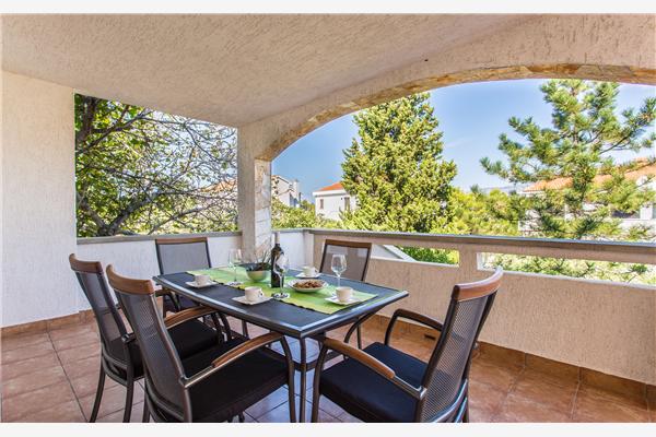 Apartment A2, for 5 persons