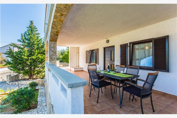 Apartment A2, for 5 persons