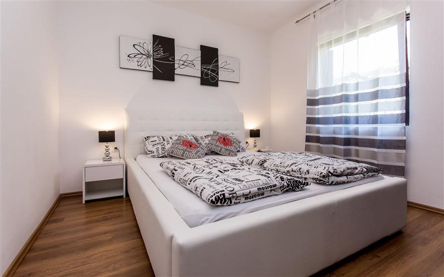 Apartment A2, for 5 persons