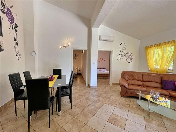 Apartment A3, for 5 persons