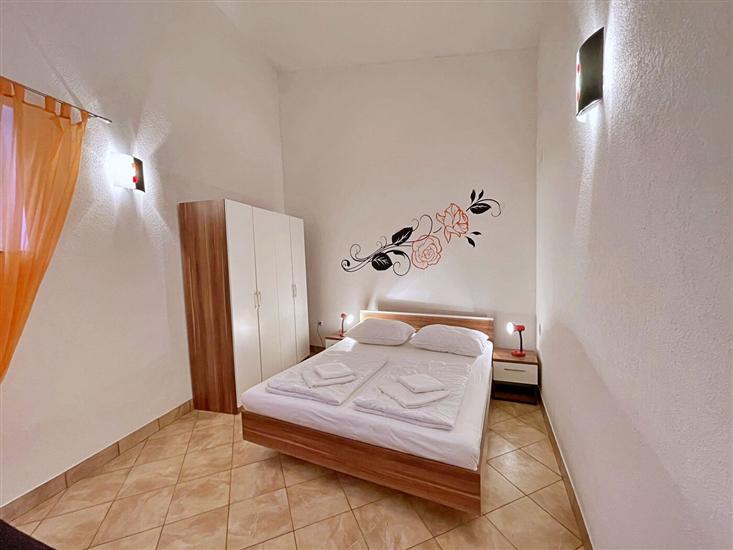 Apartment A3, for 5 persons