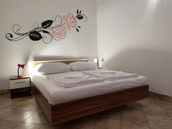 Apartment A3, for 5 persons