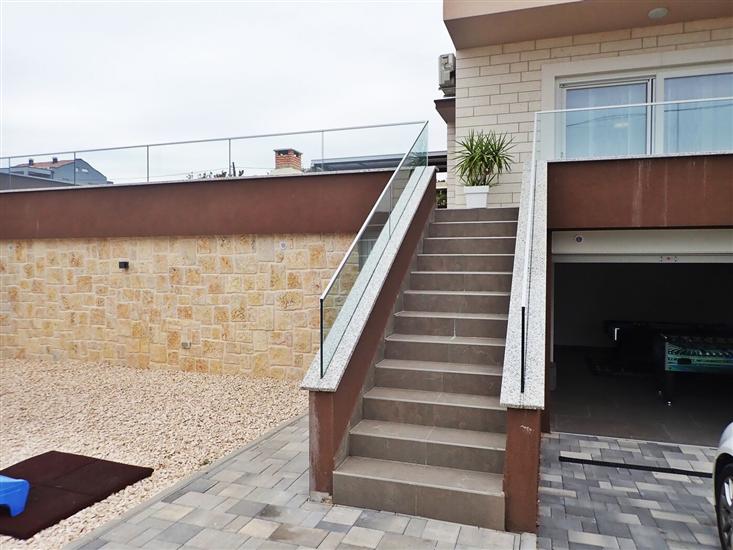 Apartment Azeret sa bazenom