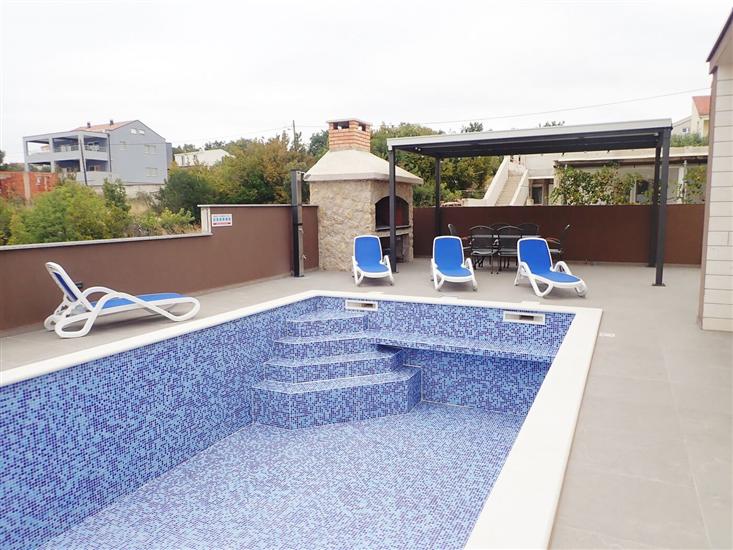 Apartment Azeret sa bazenom