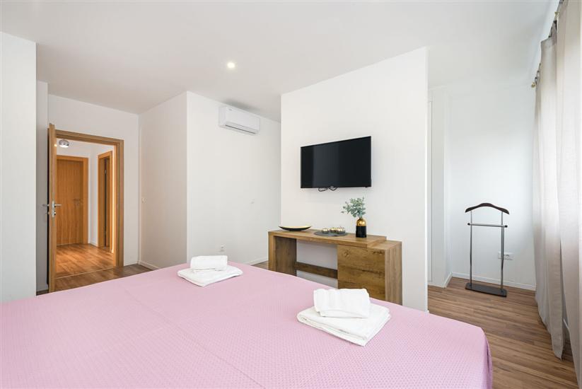 House K1, for 8 persons