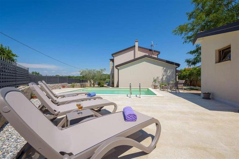 Villa Crystal s bazenom