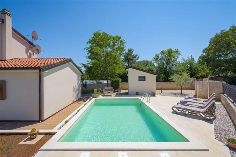 Villa Crystal s bazenom