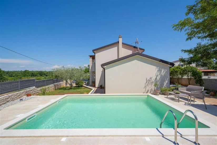 Villa Crystal s bazenom