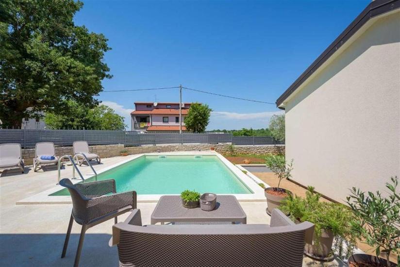 Villa Crystal s bazenom