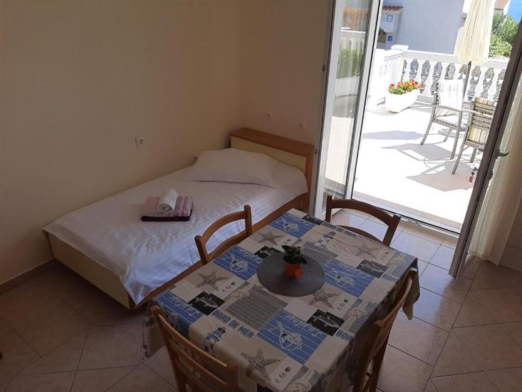 Apartment A2, for 3 persons