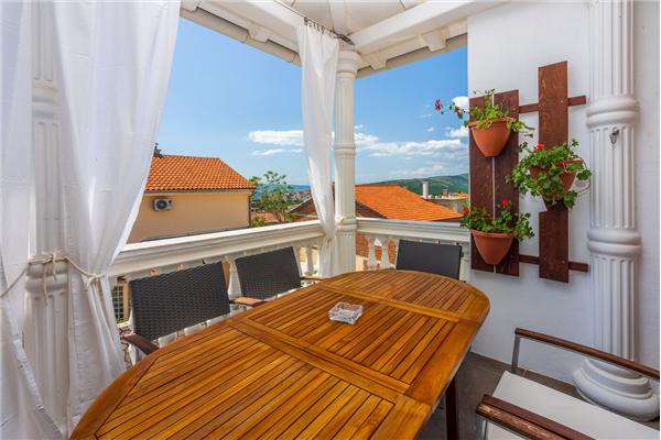 Apartment A3, for 8 persons