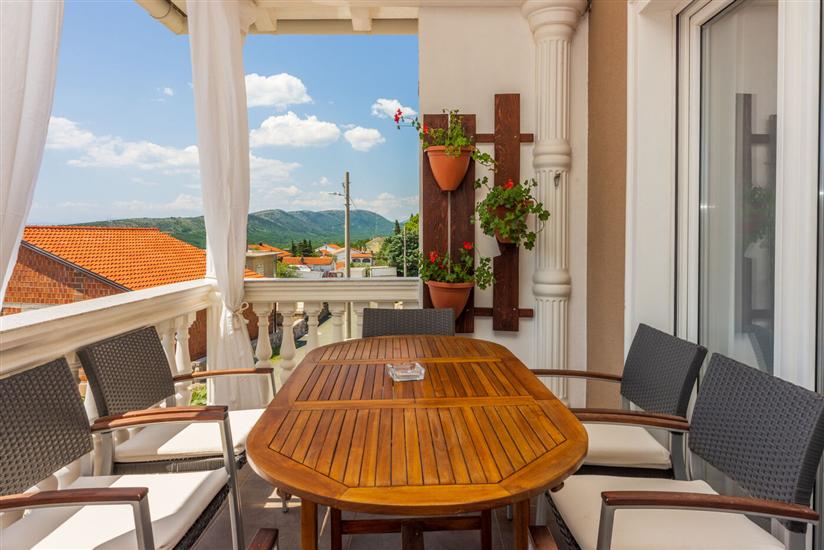 Apartment A3, for 8 persons