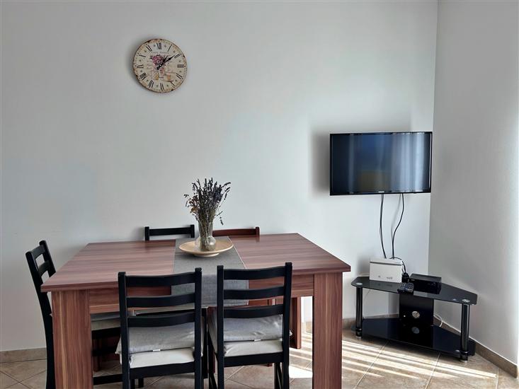 Apartment A5, for 5 persons