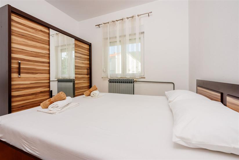 Apartment A1, for 5 persons