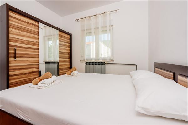 Apartment A1, for 5 persons