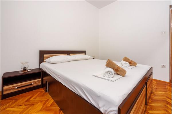 Apartment A1, for 5 persons