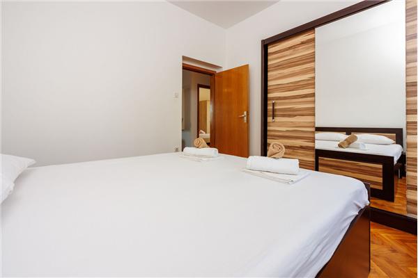 Apartment A1, for 5 persons