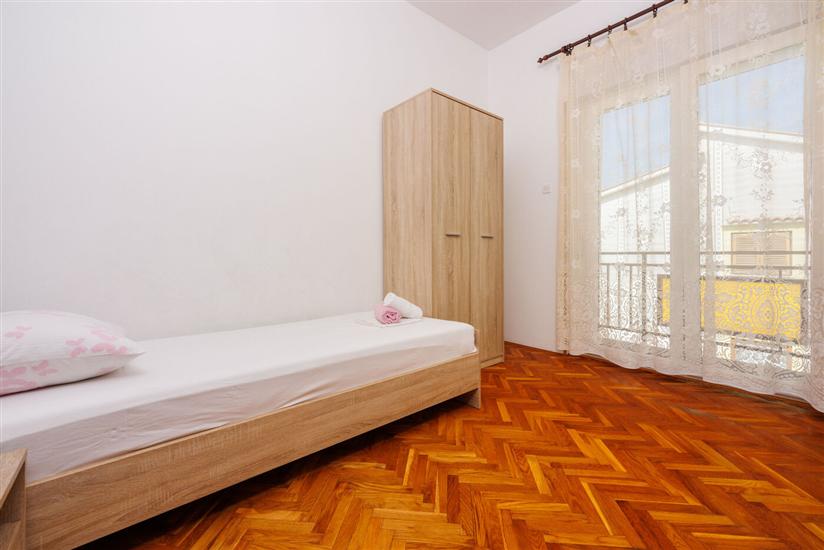 Apartment A1, for 5 persons