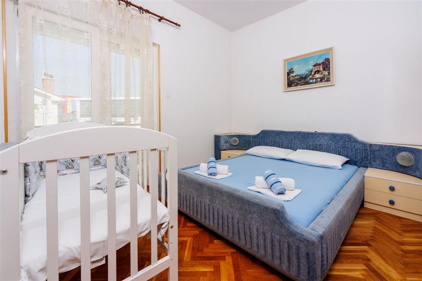 Apartment A1, for 5 persons