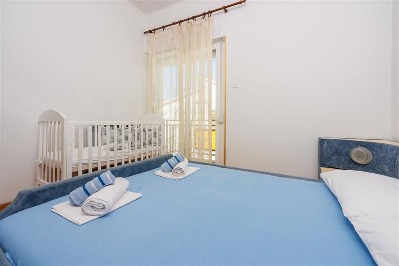 Apartment A1, for 5 persons