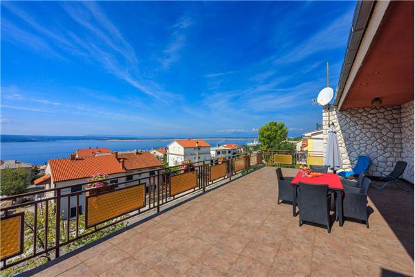 Apartment A1, for 5 persons