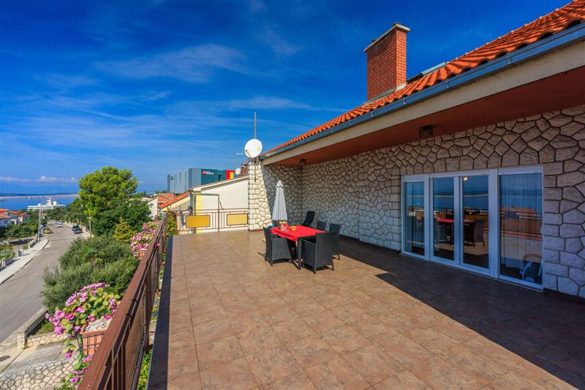 Apartment A1, for 5 persons