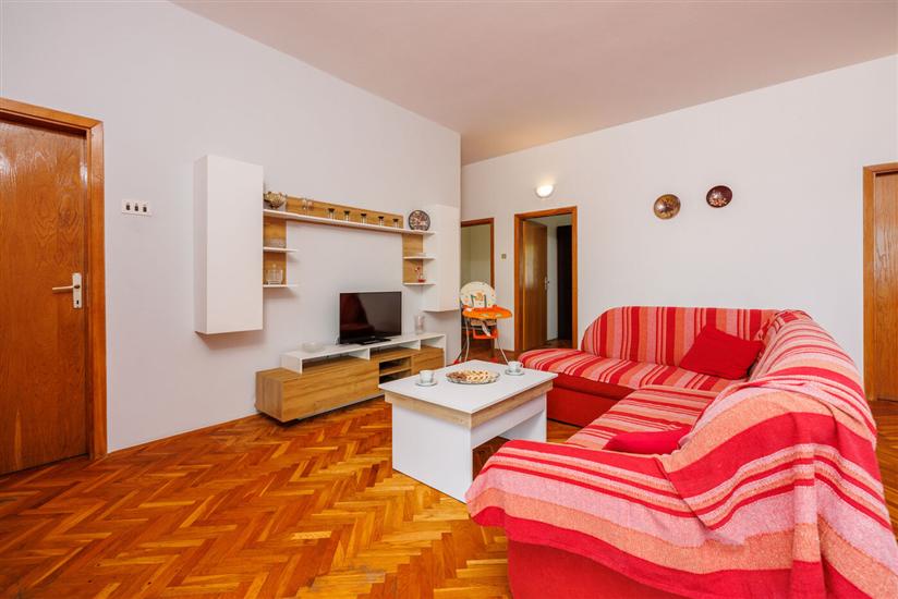 Apartment A1, for 5 persons