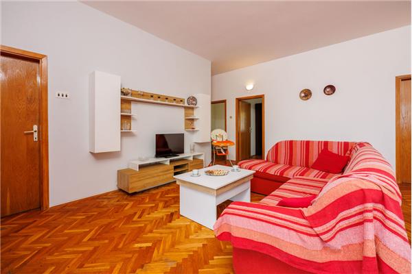 Apartment A1, for 5 persons