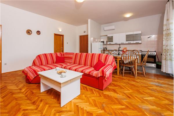 Apartment A1, for 5 persons