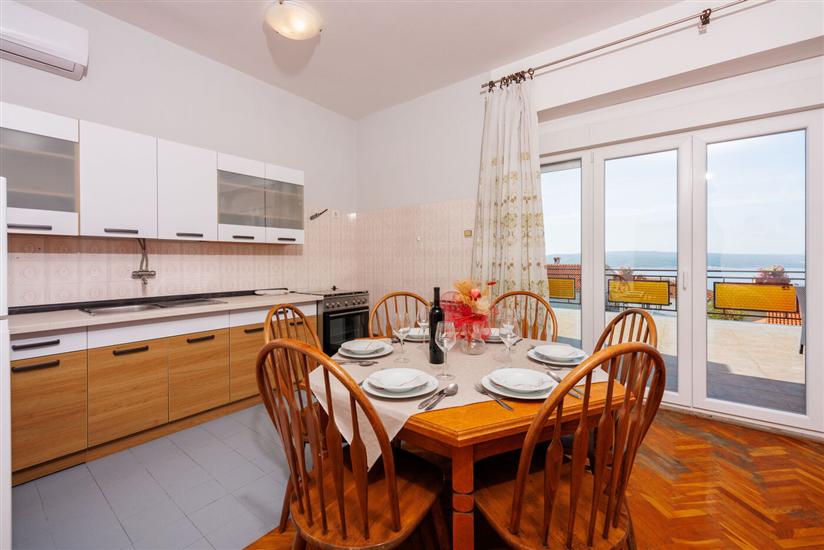 Apartment A1, for 5 persons