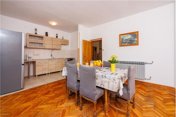 Apartment A2, for 8 persons